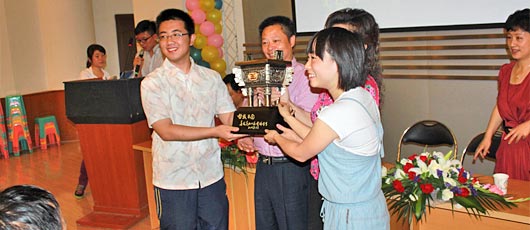 高中2011屆畢業典禮隆重舉行