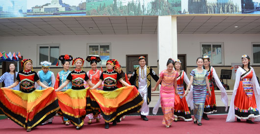  培養(yǎng)多元文化意識，促進“國際情懷”教育--融合部歡慶2015“國際日”活動 