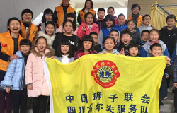 請給生命讓出一條通道