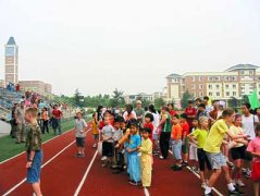 成都國際學校學生參加我校融合部主辦的外籍學生運動會