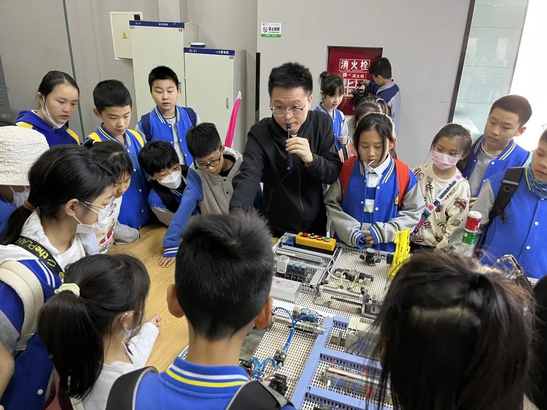 探春色 探人文 探科學 探自我——融合部·小學2023年春季研學活動