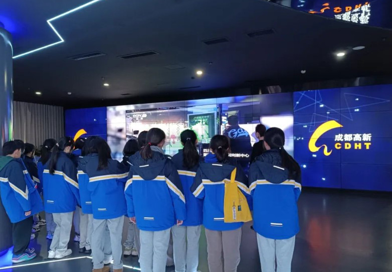 構魔創生態 育時代青年——成都美視學校團委組織社會實踐活動