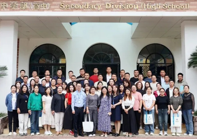  山海牽情，共話育人！新疆班校長走進我校，解鎖多元教育實踐 